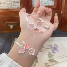 Pink Peach Blossom bracelet